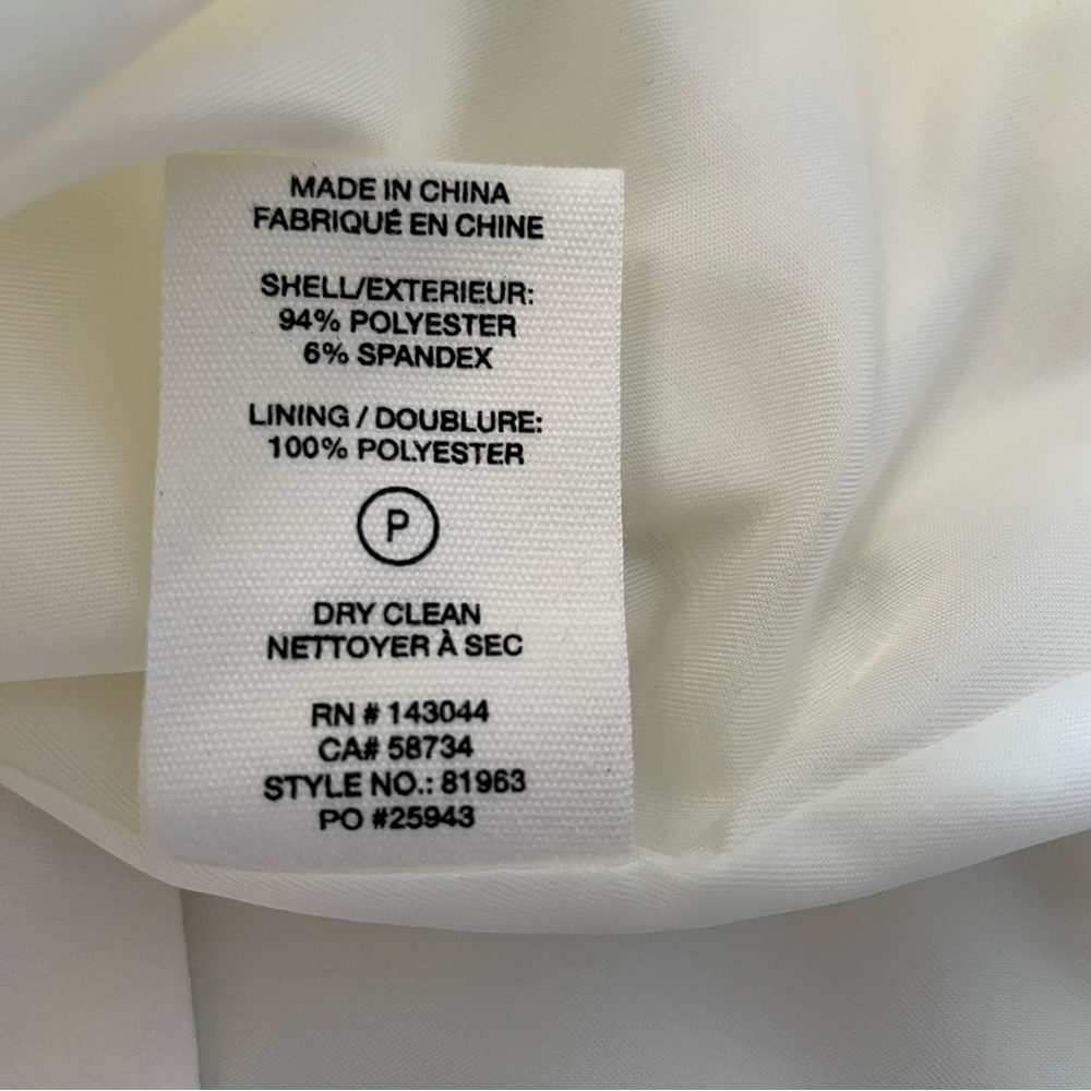 Avec Les Filles White Crepe Cropped Blazer - Picture 8 of 9